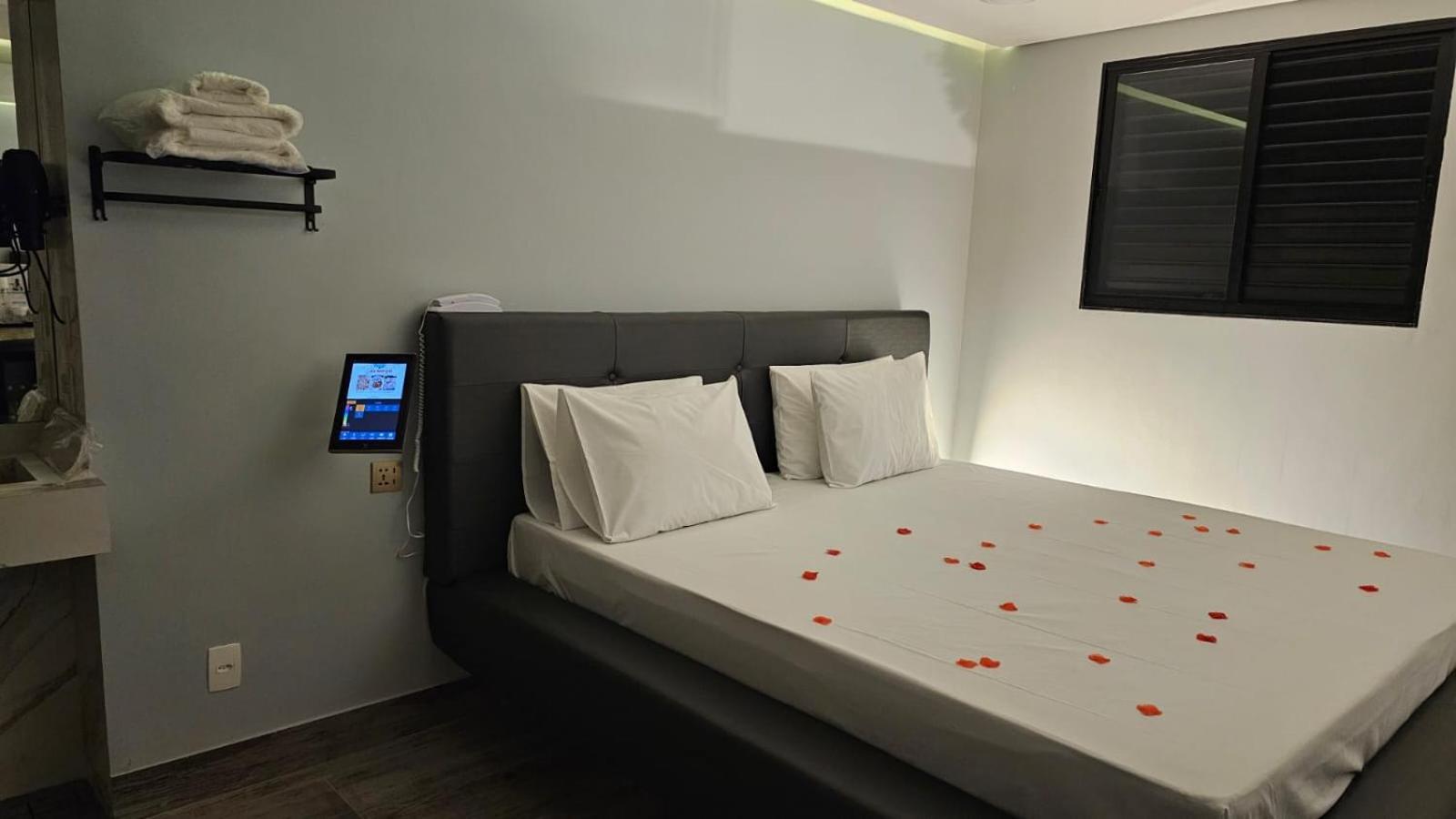 A2 Suites - Hotel E Motel Нуклео-Бандейранти Экстерьер фото
