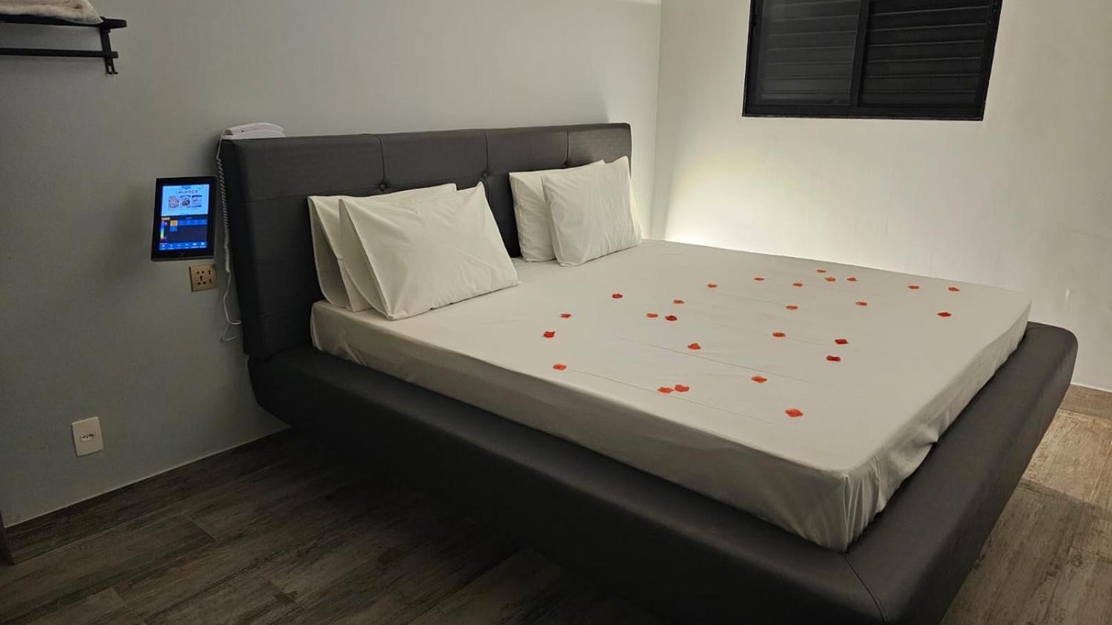 A2 Suites - Hotel E Motel Нуклео-Бандейранти Экстерьер фото