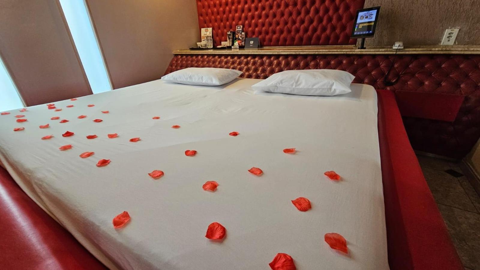 A2 Suites - Hotel E Motel Нуклео-Бандейранти Экстерьер фото